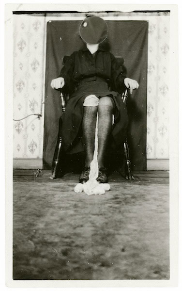 William J. Crawford (1881–1929), The medium Kathleen Goligher with ectoplasm on her legs, Belfast, 1920. (Courtesy IGPP e. V., Freiburg i. Br.) (Sammlung Zander | Naive Art)