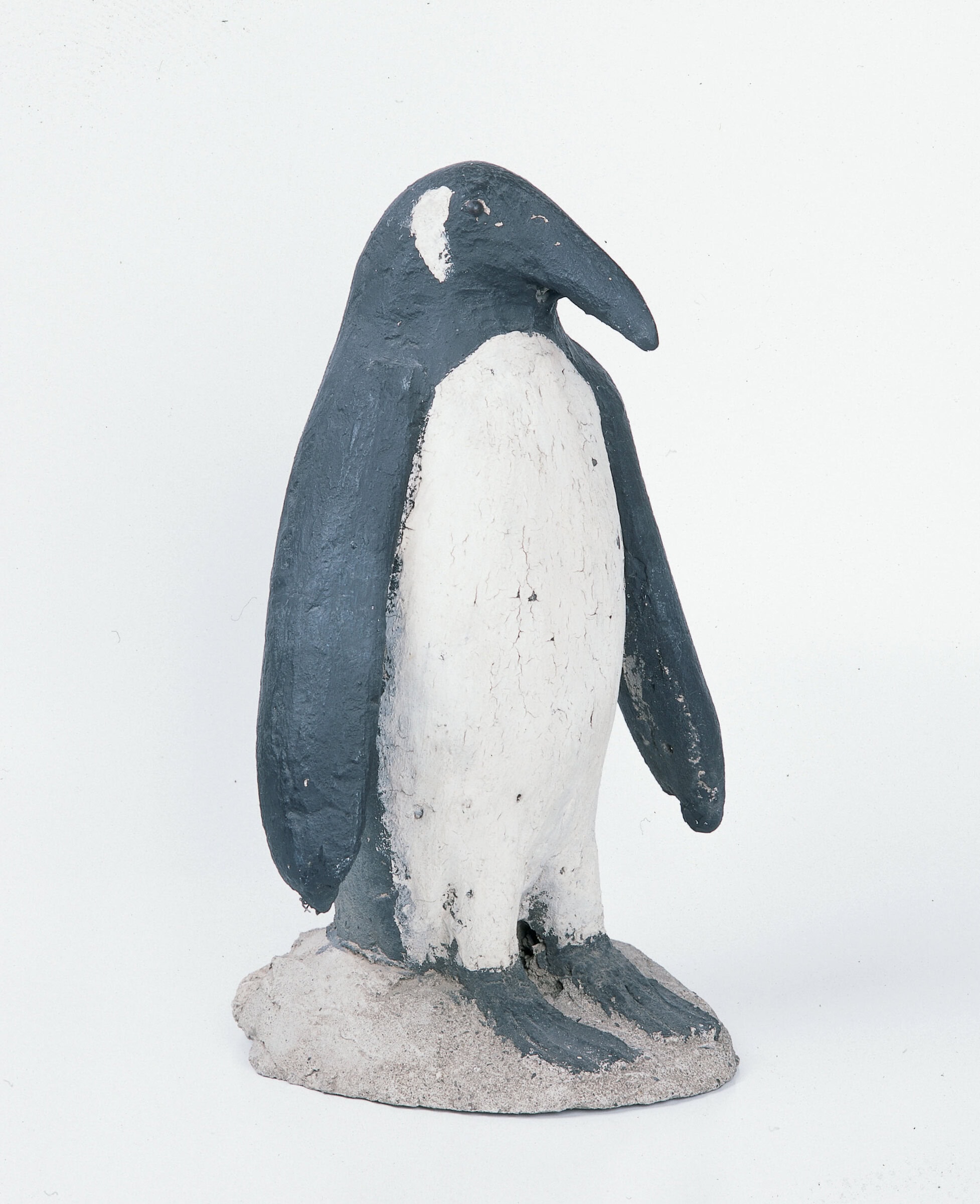 Erich Bödeker * 1904 – † 1971 in Recklinghausen (DEU) Pinguin, undated concrete, polychrome painting 47 x 29 x 26 cm (Sammlung Zander | Naive Art)